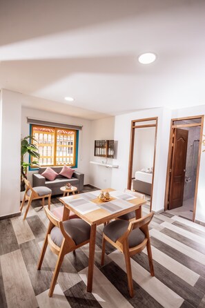 Deluxe Apartment | Living area