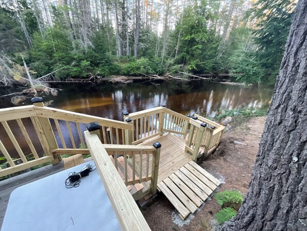 Property grounds - Cozy countryside cottage located on Crooked river in Naples Maine. (Naples)