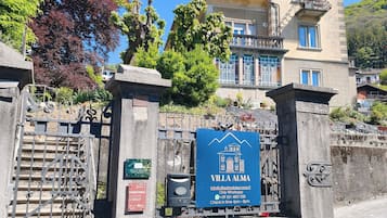 Fachada de la propiedad