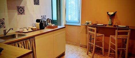 Kamar Deluks, pemandangan gunung | Dapur bersama | Microwave di ruangan umum
