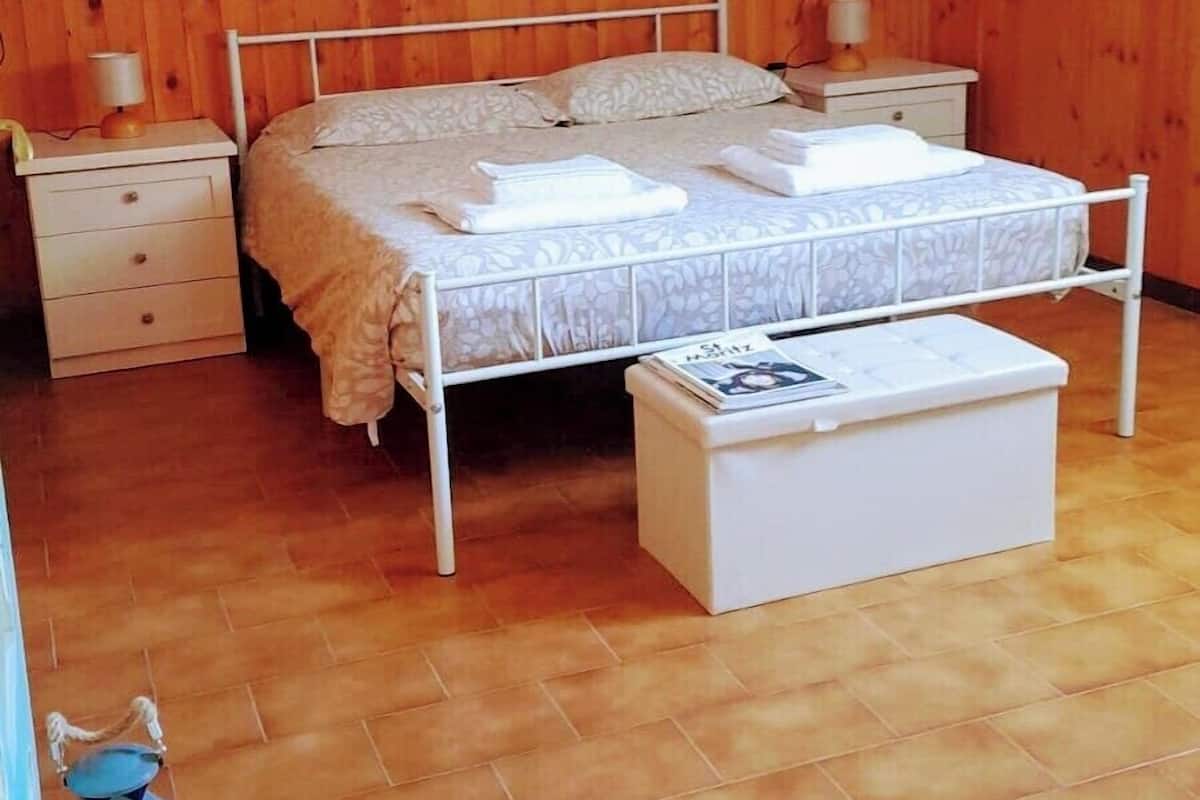 Family Suite, Mountain View | 1 bedroom, in-room safe, blackout curtains, free WiFi