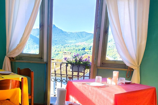 Buffet déjeuner (8 EUR par personne)