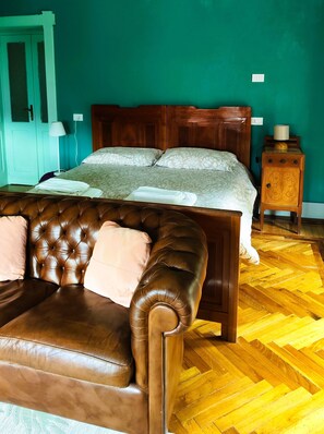 Coffres-forts dans les chambres, rideaux occultants, Wi-Fi gratuit