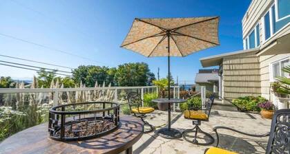 Cozy 1-bedroom apt overlooking Puget Sound, Olympic mtns, Alki Beach, Seattle