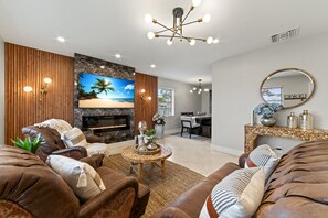 Smart-TV, peis, videospill og fotballspill