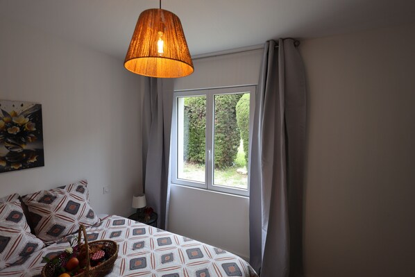 2 bedrooms, WiFi, bed sheets