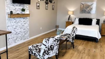 1 bedroom, WiFi (free), bed sheets