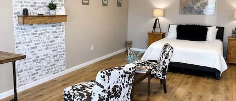 1 bedroom, WiFi (free), bed sheets