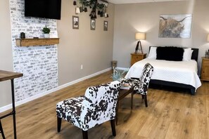 1 bedroom, WiFi (free), bed sheets