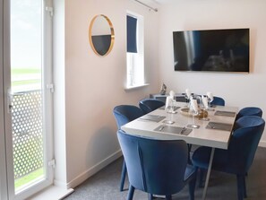 Dining - The Bandstand Sea View (Blyth)