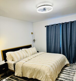 2 chambres, fer et planche à repasser, Wi-Fi, draps fournis