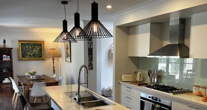 Coastal Get Away -10 mins from beach, bike trails, Lake Vic, shops, wineries!