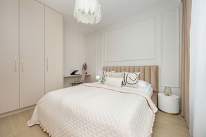 1 Schlafzimmer, Schreibtisch, laptopgeeigneter Arbeitsplatz, Bettwäsche