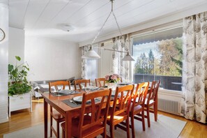 Dining - Tilava Talo Soveltuu Erinomaisesti Isommalle Perheelle tai Ryhmälle (Rovaniemi)