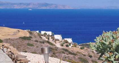 Dorothea Panoramic Villa is one of a kind—a hidden gem of Paros.Asteria