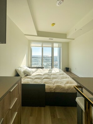 1 bedroom, desk, iron/ironing board, WiFi