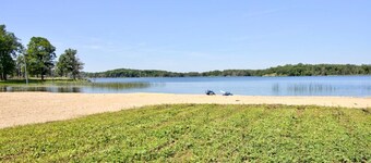 Cottage V |Studio Cottage | Lake & Beach |Water Sports! | Legacy Lakeside Resort