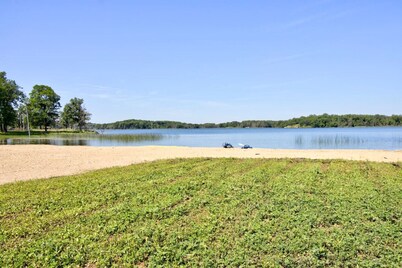 Cottage V |Studio Cottage | Lake & Beach |Water Sports! | Legacy Lakeside Resort