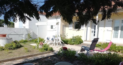 maison Boyardville, ßle d 'Oléron au bord du chenal