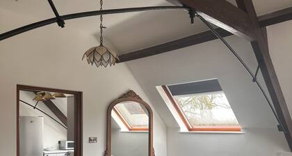 Cosy, fully refurbished, rural apartment In Heart of England with stunning views