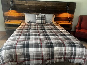 5 bedrooms, free WiFi, bed sheets - Glenn’s Place, Farmhouse, Remsen, NY Foothills of the Adirondack’s (Remsen)