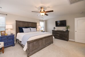 3 bedrooms, desk, iron/ironing board, WiFi