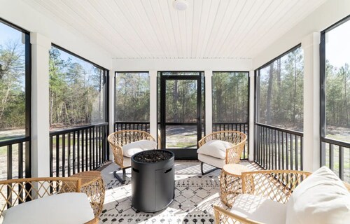 New Inner Banks Home: Private, Water Access, Master Suite, Sleeps 10, 2.5 Acres