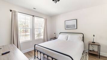 4 bedrooms, desk, iron/ironing board, free WiFi