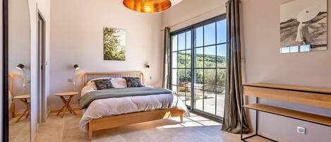 4 slaapkamers, reisbedje, gratis wifi, beddengoed