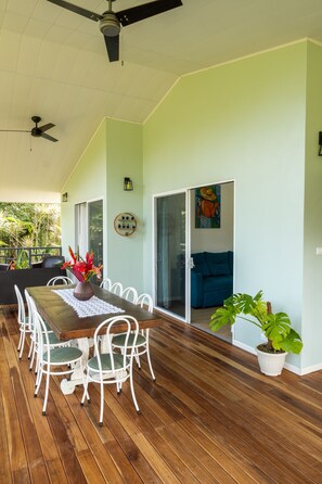 Outdoor dining - Secluded Tropical Home in La Fortuna (La Fortuna)