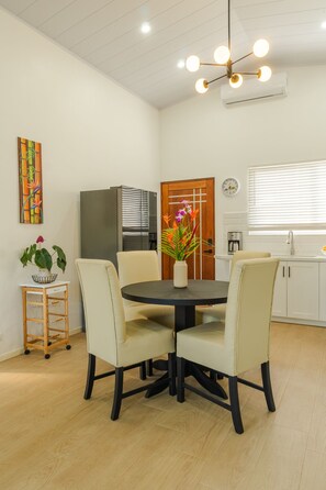 Dining - Secluded Tropical Home in La Fortuna (La Fortuna)