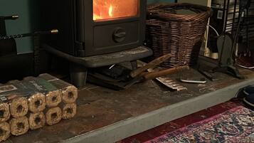 بوفيه فطور مجانًا يوميًا