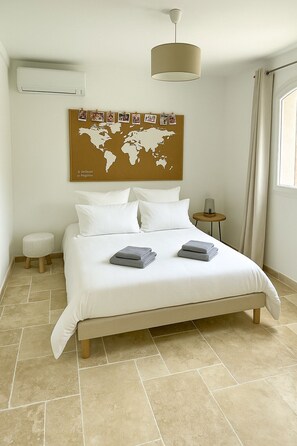 3 bedrooms, desk, iron/ironing board, travel cot