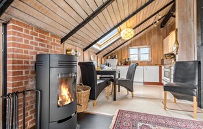 Fridge, stovetop, dishwasher, coffee/tea maker - 3 bedroom lovely home in ørsted (Ørsted)