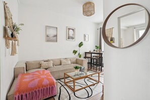 Living area - La Villa Bali aux Champs Élysées (Paris)