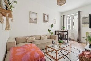 Living area - La Villa Bali aux Champs Élysées (Paris)