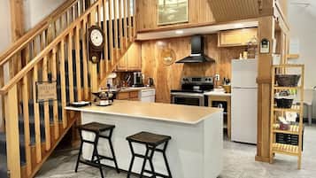 冰箱、微波炉、烤箱、炉灶