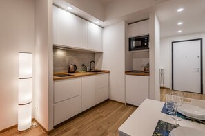 Fridge, microwave, stovetop, dishwasher - CASA SIMONA - Modern comfort in an excellent location (Rapallo)
