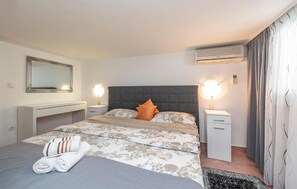 3 soverom, safe på rommet, reiseseng for barn og wi-fi (inkludert)