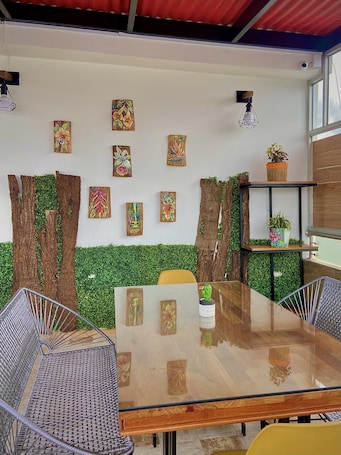 40-英寸智能电视(配备有线频道)