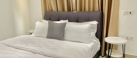 3 bedrooms, iron/ironing board, WiFi, bed sheets