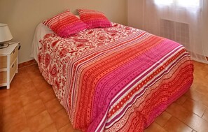 3 dormitorios, cuna de viaje, wifi gratis y ropa de cama