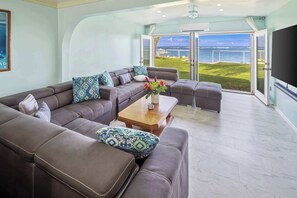 TV, video games, DVD player, books - 3 Beachfront Spas|90"THTR|Only home in Hawaii with Private Beach|Jurassic Park Filmsite|Beachfront Gym & Gazebo (Hauula)