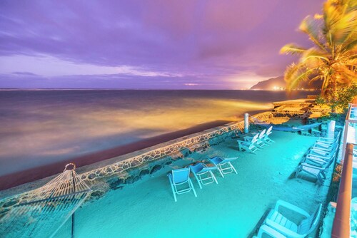3 Beachfront Spas|90"THTR|Only home in Hawaii with Private Beach|Jurassic Park Filmsite|Beachfront Gym & Gazebo