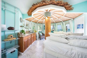 4 soveværelser, skrivebord, strygejern/strygebræt, weekendseng