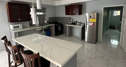 Joy's Vacation Villa Upstairs Apartment