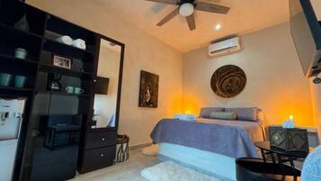 1 chambre, bureau, fer et planche à repasser, Wi-Fi