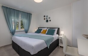 3 bedrooms, iron/ironing board, travel cot, free WiFi - Cozy apartment in Crikvenica with Wi-Fi (Crikvenica)