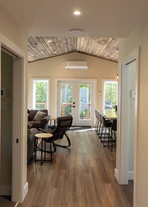 Interior - Poplar Retreat - with hot tub (Alcida-et-Dauversière)