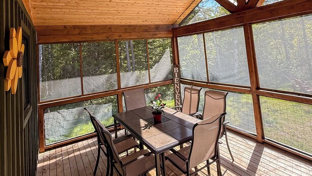 Outdoor dining - Poplar Retreat - with hot tub (Alcida-et-Dauversière)